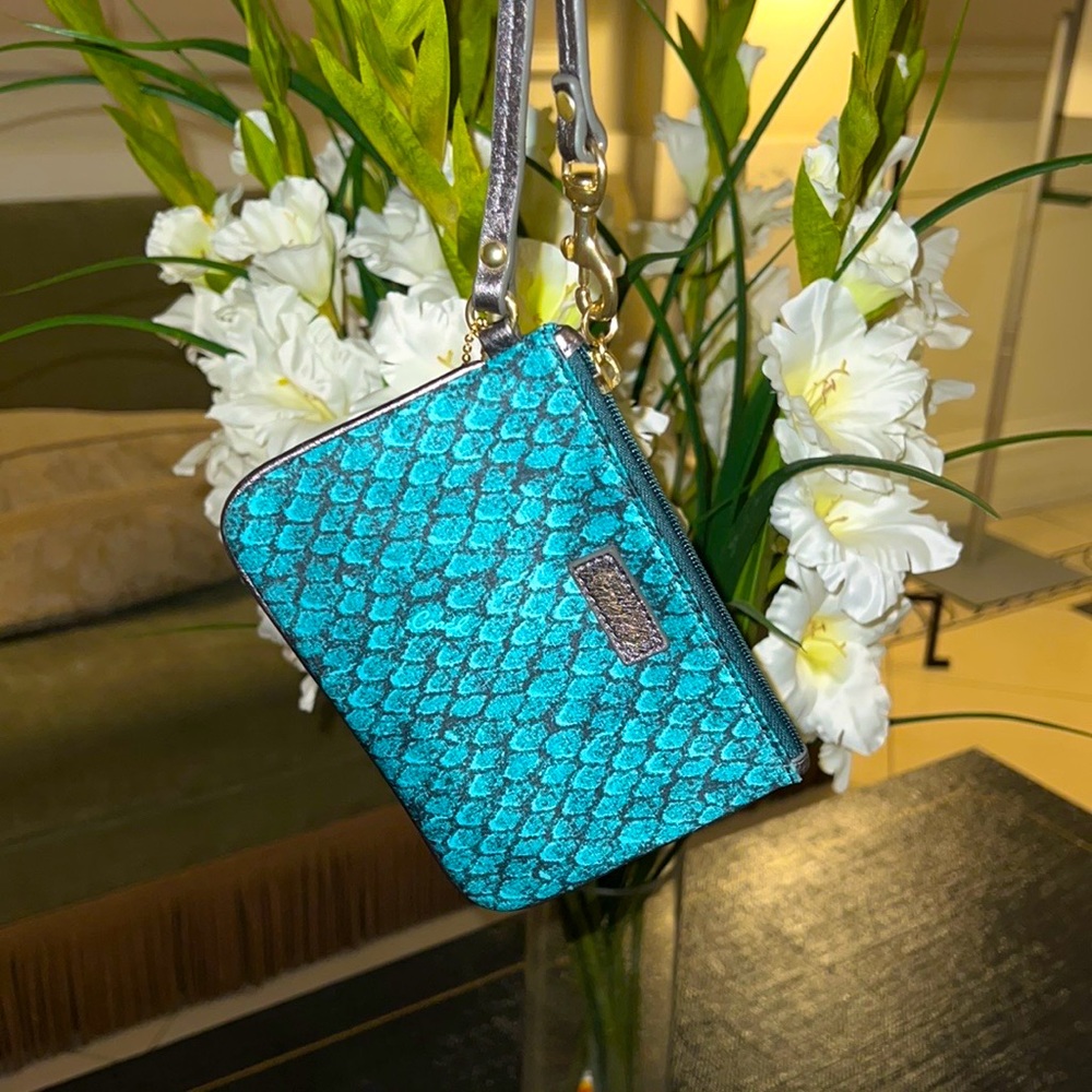 Brand new Coach wristlet NWOT